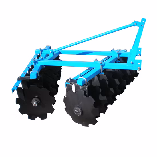 20HP 農業用トラクターに取り付けられた軽量 12 ディスク ハロー